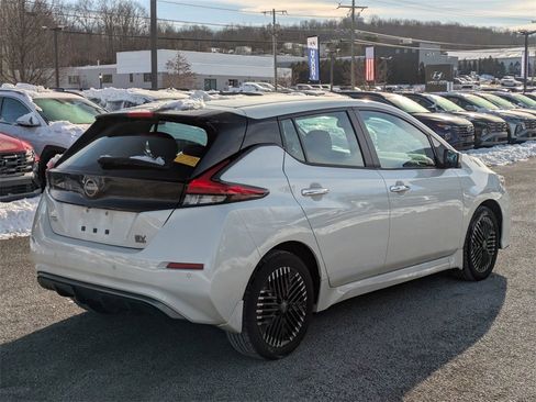 Used 2023 Nissan Leaf SV Plus image 2