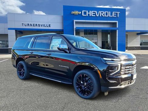 New 2026 Chevrolet Suburban Premier image 2