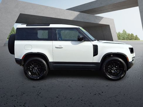 Used 2024 Land Rover Defender 90 S image 7