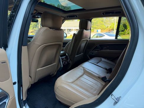 Used 2023 Land Rover Range Rover SE image 29