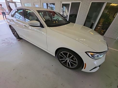Used 2019 BMW 330i Sedan w/ Convenience Package RWD image 3