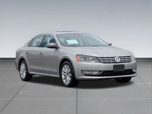 Used 2013 Volkswagen Passat 2.5 SEL Premium image 8