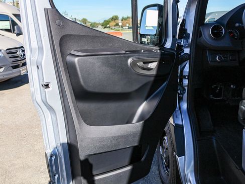 New 2025 Mercedes-Benz Sprinter 2500 image 21
