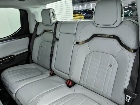 Used 2025 Rivian R1T Premium AWD/4WD image 24