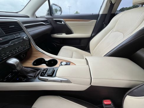 Used 2019 Lexus RX 350L AWD image 26