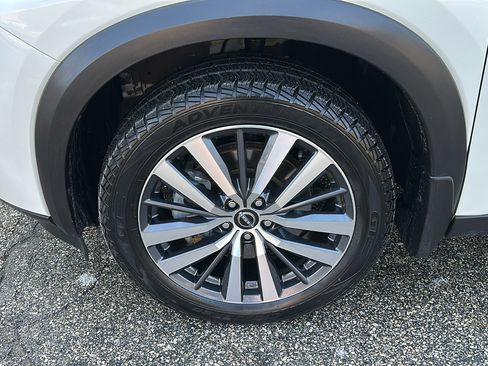 Certified 2022 Nissan Pathfinder Platinum w/ Cargo Package image 9