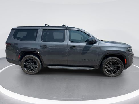 Used 2023 Jeep Wagoneer Series II AWD/4WD image 9