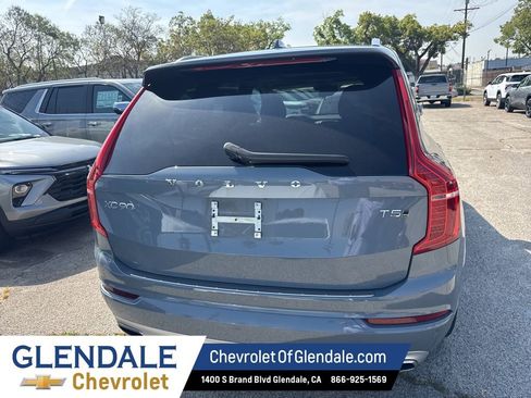 Used 2021 Volvo XC90 T5 Momentum w/ Advanced Package image 4