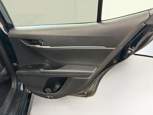 Used 2019 Toyota Camry LE image 31