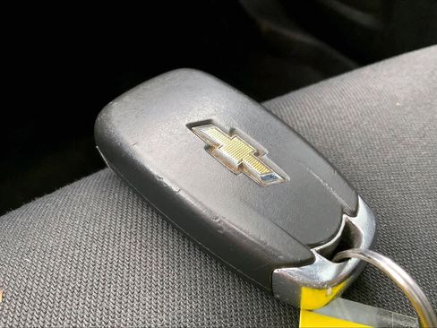 Used 2017 Chevrolet Malibu LT FWD image 14