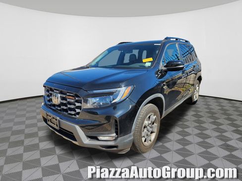 Used 2023 Honda Passport TrailSport image 1