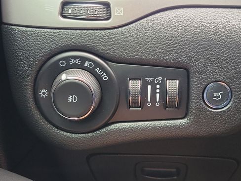 Used 2021 Jeep Cherokee Limited FWD image 26