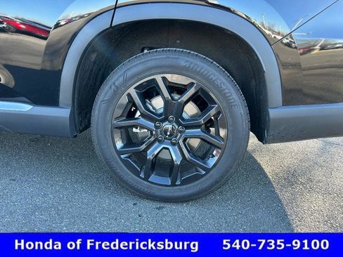 Certified 2025 Honda Pilot Touring image 13