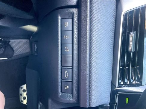 Used 2025 Toyota Camry SE w/ Convenience Package FWD image 33