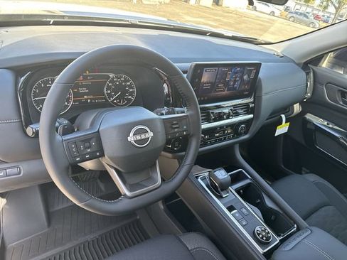 New 2026 Nissan Pathfinder SV image 17