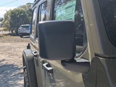 New 2026 Jeep Wrangler Rubicon w/ Technology Group image 12