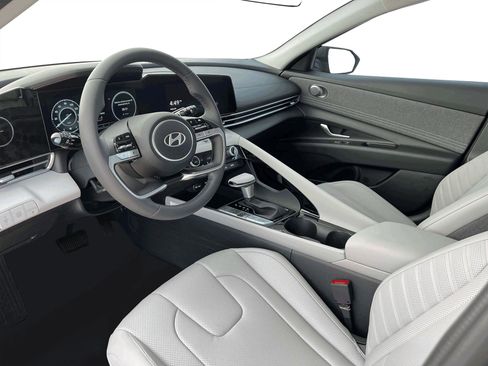 New 2024 Hyundai Elantra Limited image 14