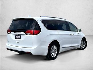 Used 2018 Chrysler Pacifica Touring-L Plus video 2
