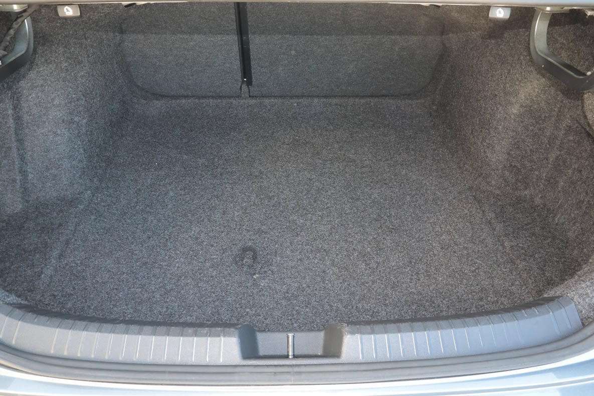 Used 2025 Volkswagen Jetta Sport FWD image 9