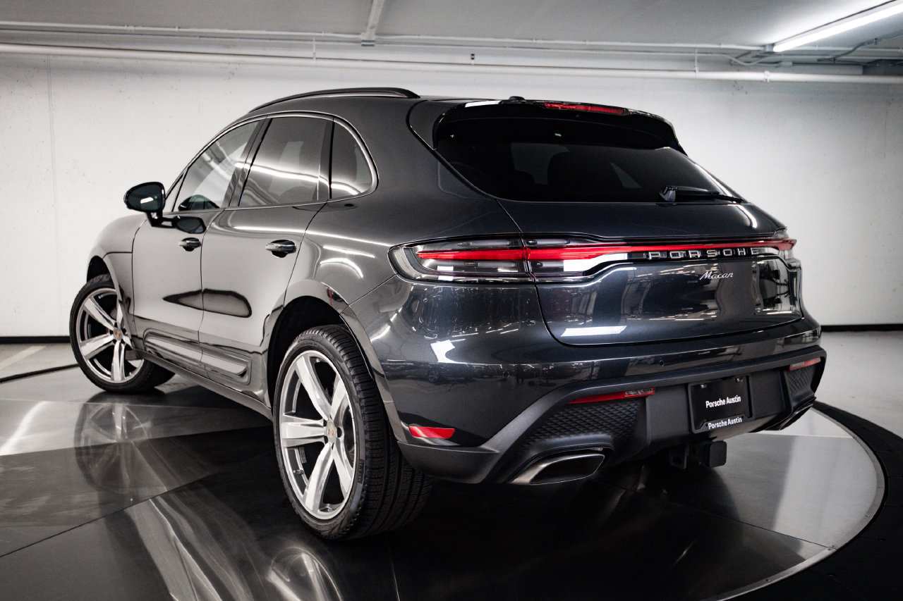 Certified 2026 Porsche Macan AWD/4WD image 3