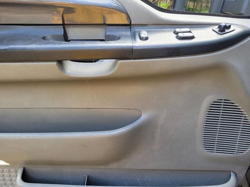 Used 2003 Ford F250 XLT image 22