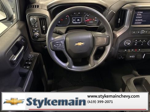 Used 2023 Chevrolet Silverado 1500 Custom image 5