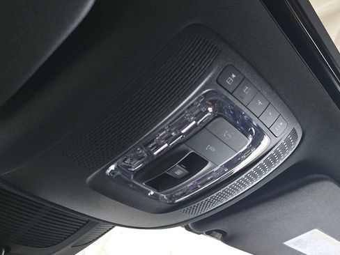 Used 2025 Mercedes-Benz GLE 350 4MATIC image 2