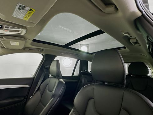 Used 2023 Volvo XC90 B5 Core w/ Protection Package Premier image 26