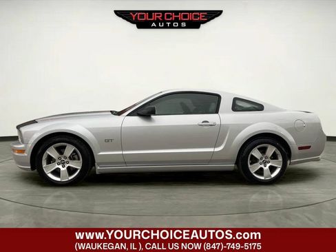 Used 2006 Ford Mustang GT RWD image 2