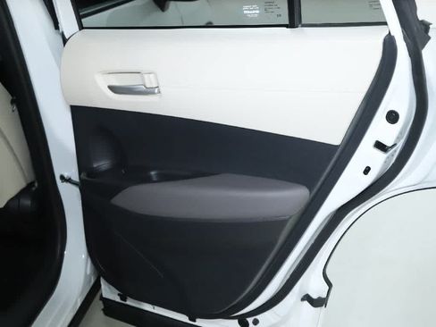 Used 2023 Toyota Corolla Cross XLE AWD/4WD image 31
