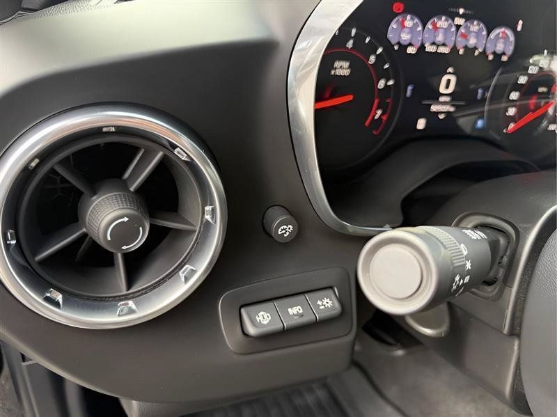 Used 2019 Chevrolet Camaro SS RWD image 26