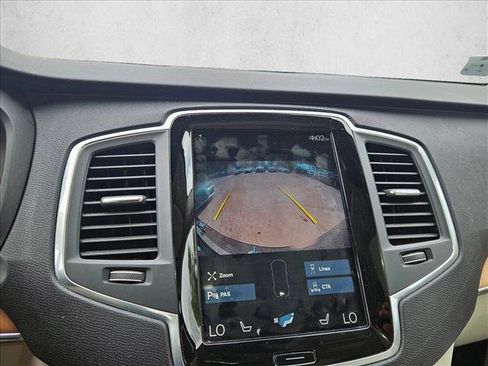 Used 2021 Volvo XC90 T6 Momentum w/ Climate Package image 19