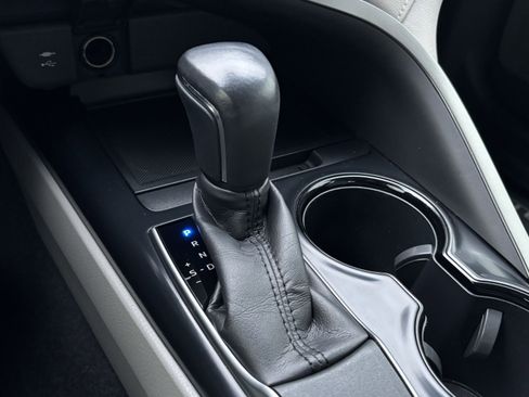 Used 2018 Toyota Camry SE w/ Convenience Package image 26