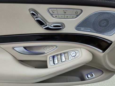 Used 2019 Mercedes-Benz S 560 Sedan image 20
