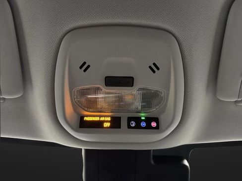 Used 2024 Chevrolet Trax LT w/ Driver Confidence Package image 24