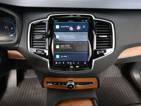 Used 2024 Volvo XC90 B5 Plus image 33