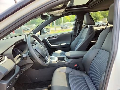 Used 2022 Toyota RAV4 XSE w/ XSE Grade Weather Package AWD/4WD image 21