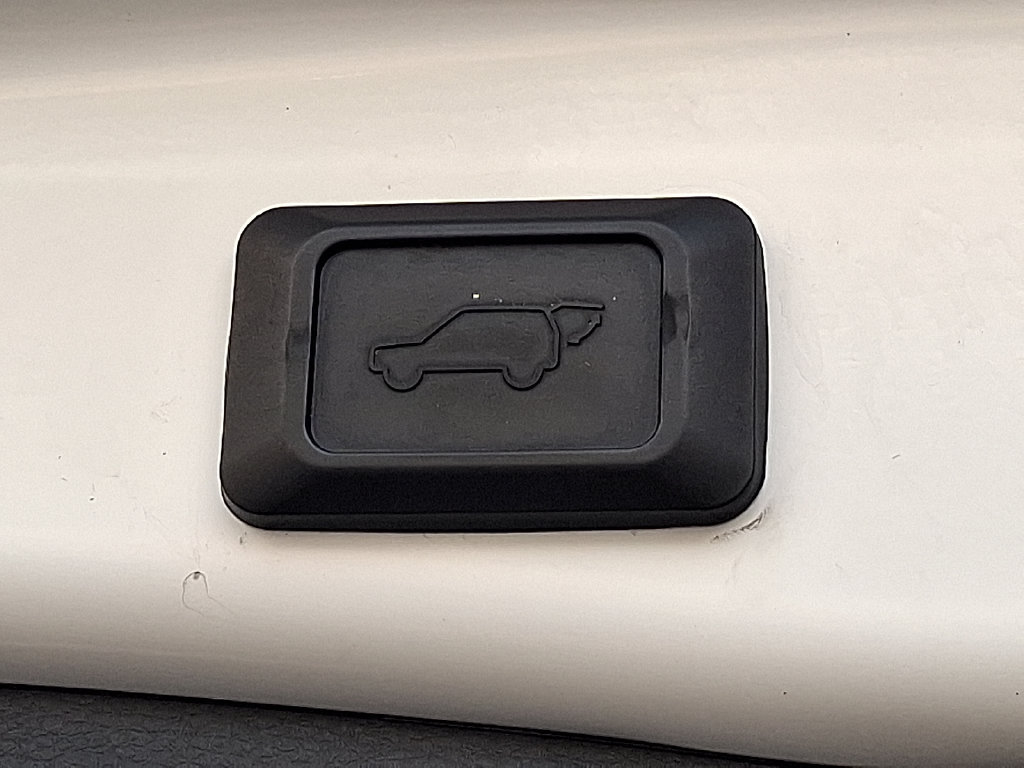 Used 2020 Toyota RAV4 XLE w/ Convenience Package AWD/4WD image 27