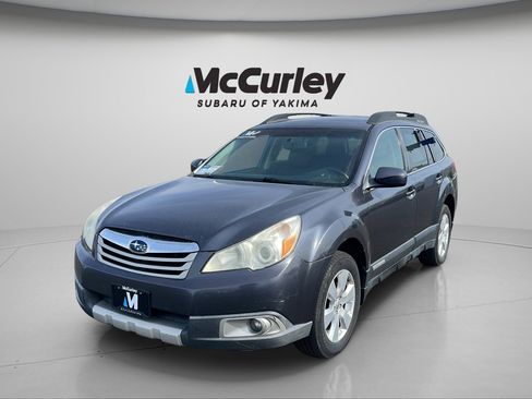 Used 2010 Subaru Outback 2.5i Limited w/ Popular Equipment Group 2A image 17