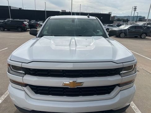 Used 2017 Chevrolet Silverado 1500 Custom w/ Custom Convenience Package RWD image 2