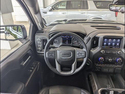 Used 2021 GMC Sierra 1500 Denali w/ Technology Package AWD/4WD image 3