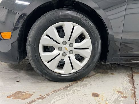 Used 2015 Chevrolet Cruze LS image 26