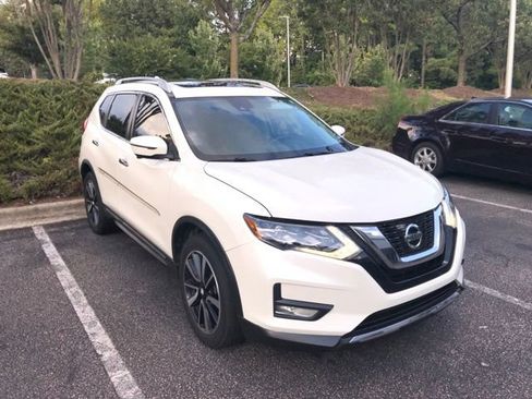 Used 2017 Nissan Rogue SL w/ SL Premium Package AWD/4WD image 3