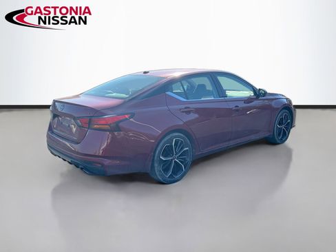 Used 2024 Nissan Altima 2.5 SR w/ SR Premium Package image 9