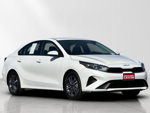 Used 2022 Kia Forte LXS image 8