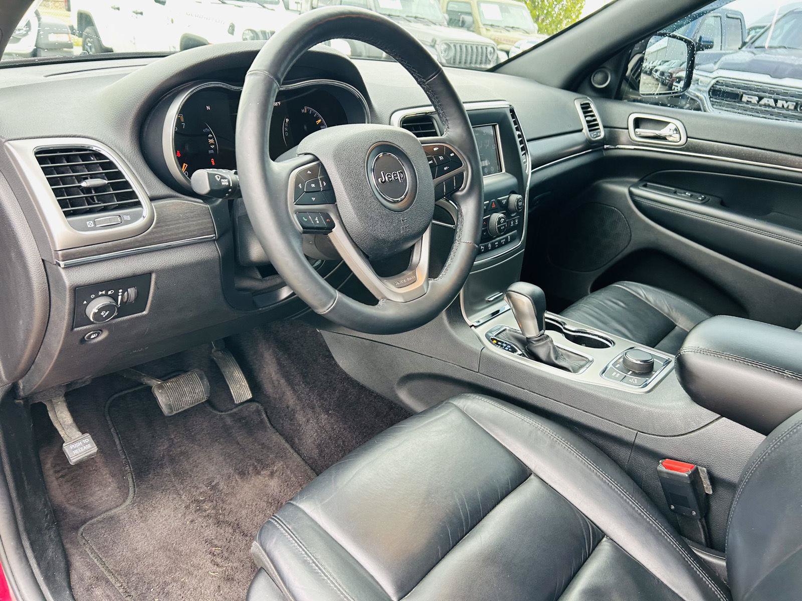 Used 2018 Jeep Grand Cherokee Limited AWD/4WD image 13