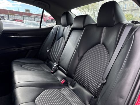 Used 2022 Toyota Camry SE w/ Audio Upgrade Package image 22