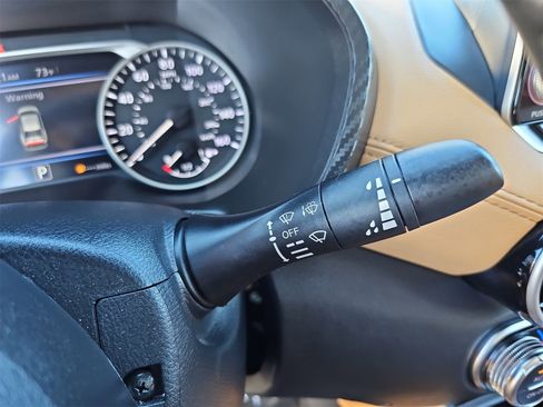 Used 2025 Nissan Sentra SV w/ SV Premium Package image 18