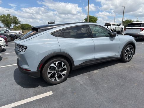 Used 2025 Ford Mustang Mach-E Select image 5