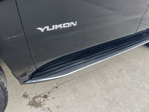 Used 2019 GMC Yukon SLT image 3